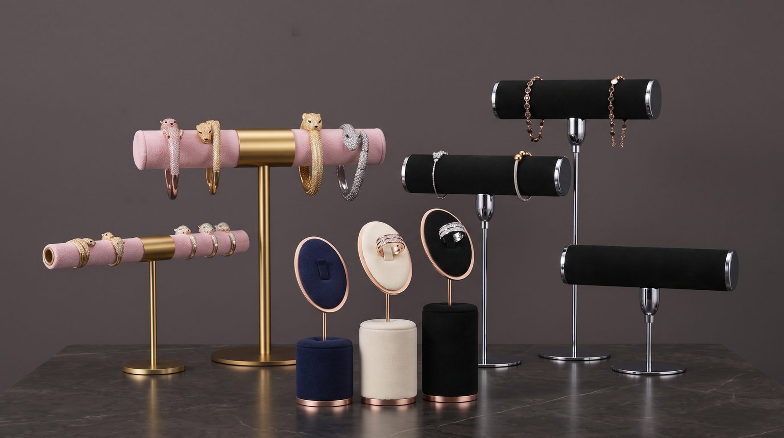 Bracelet and ring showcase